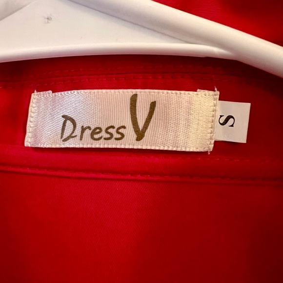 Powerful Red Dress that makes a wow statement wherever you are. Dress V size S - Picture 5 of 6